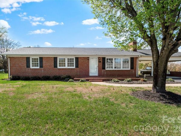 612 E Main Street, Boonville, NC 27011