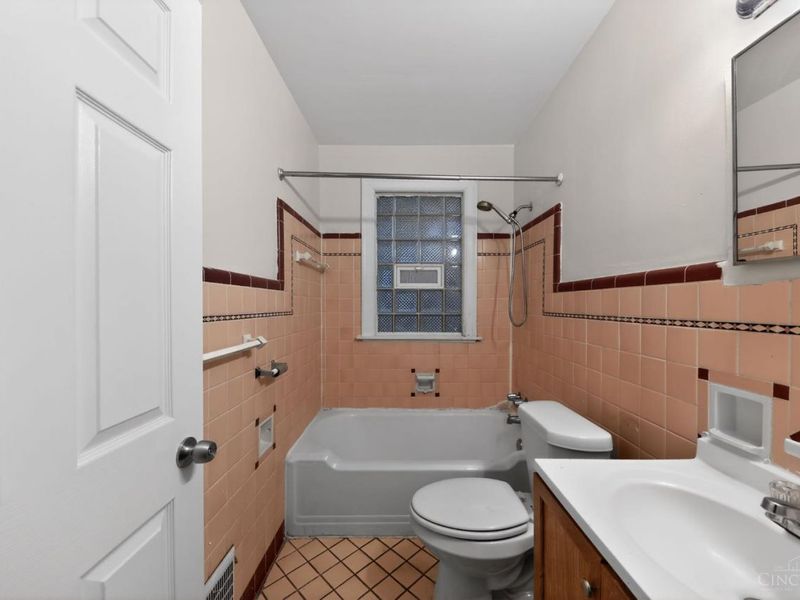 1166 Groesbeck Road, Cincinnati, OH 45224 Photo 21