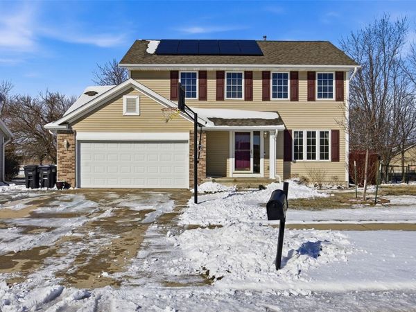 4070 Pinehurst Drive , Marion, IA 52302