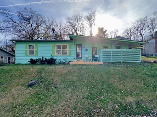 40 Owen Street, Eureka Springs, AR 72632