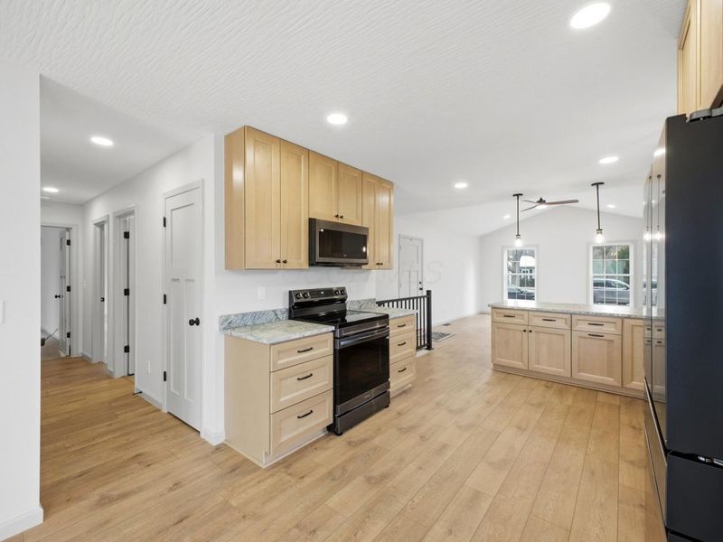 285 E Granville Street, Sunbury, OH 43074 Photo 9