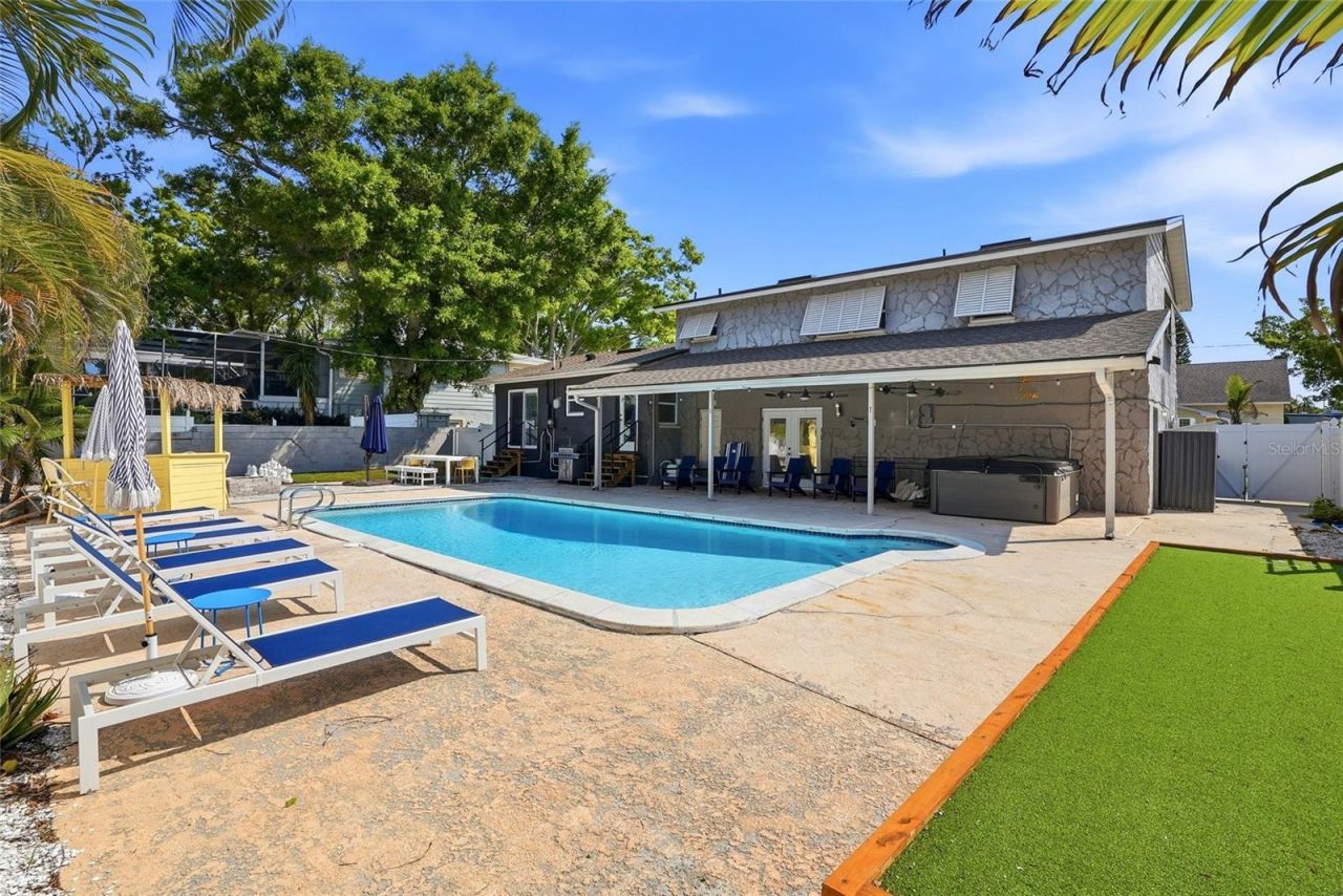 8580 139th Lane, Seminole, FL 33776 Photo