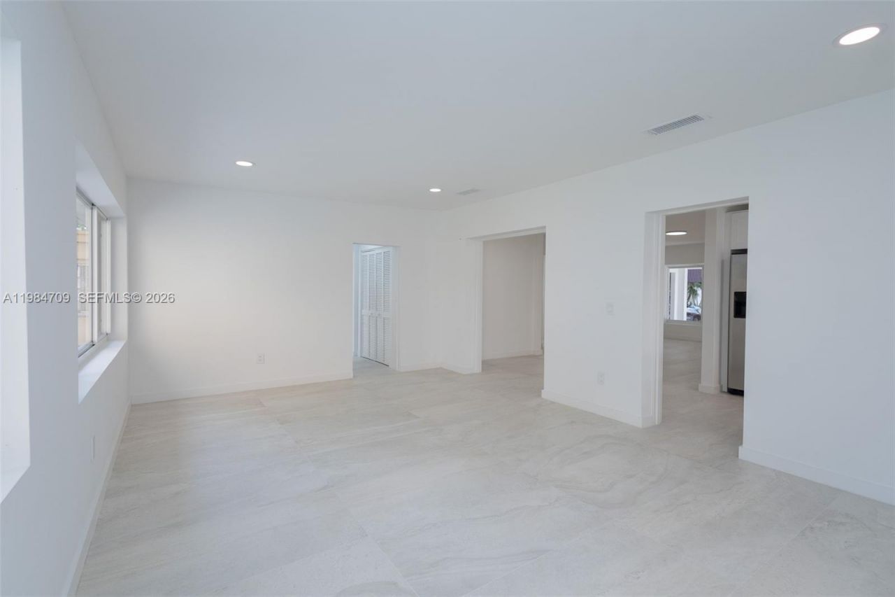 2675 SW 24th Ter , Miami, FL 33145 Photo