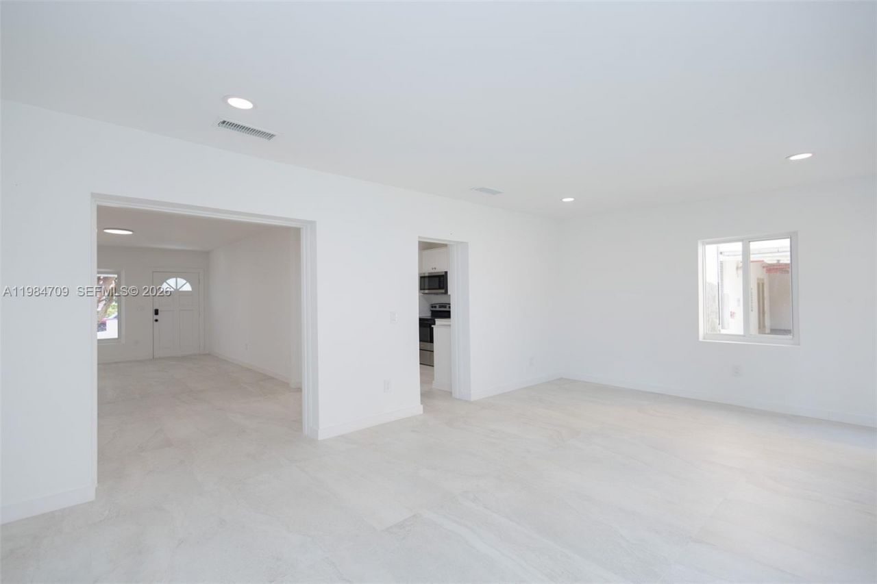 2675 SW 24th Ter , Miami, FL 33145 Photo