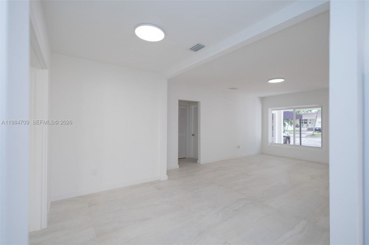 2675 SW 24th Ter , Miami, FL 33145 Photo