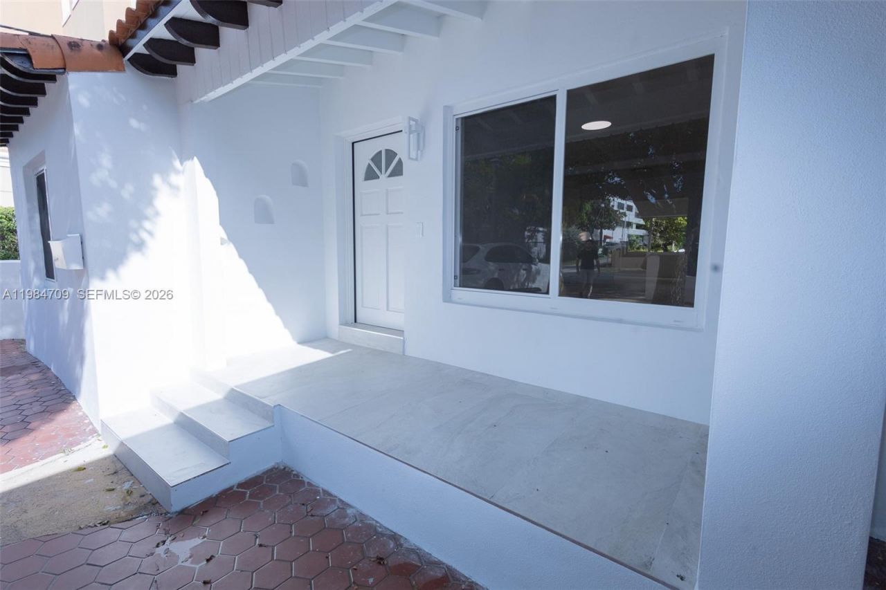 2675 SW 24th Ter , Miami, FL 33145 Photo