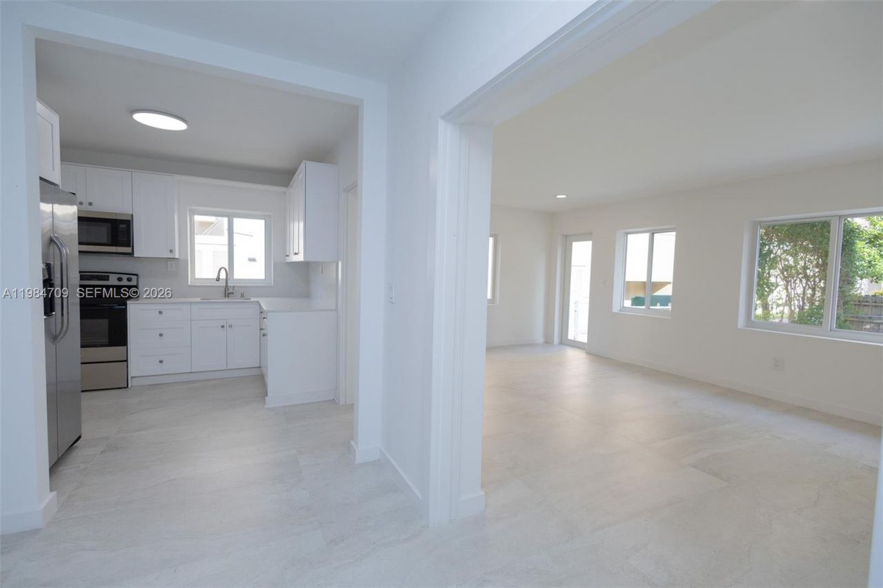 2675 SW 24th Ter , Miami, FL 33145 Photo