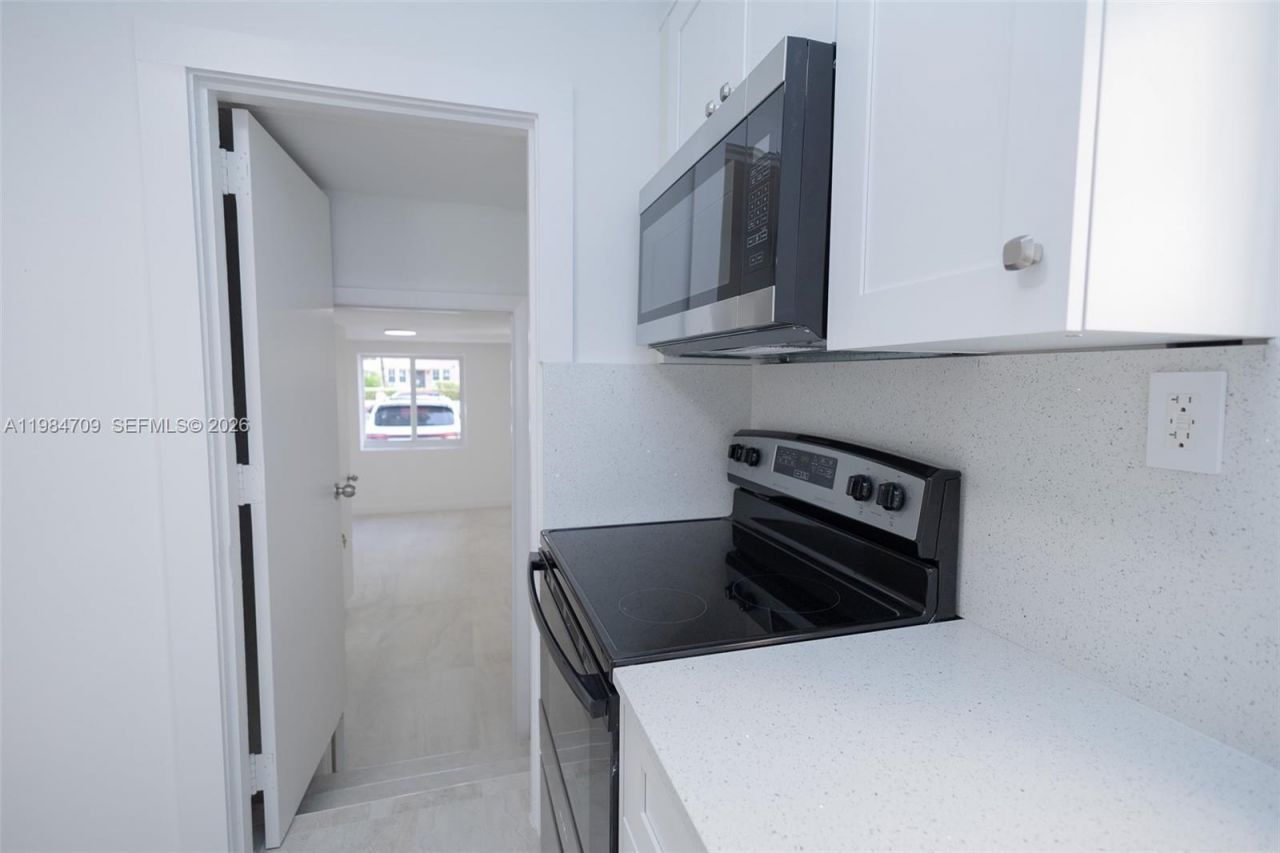 2675 SW 24th Ter , Miami, FL 33145 Photo