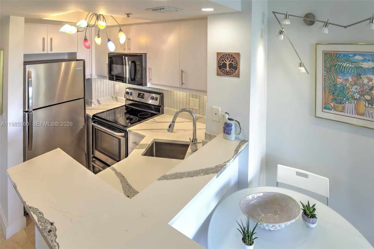 2951 S Bayshore Dr , Unit 712, Miami, FL 33133 Photo