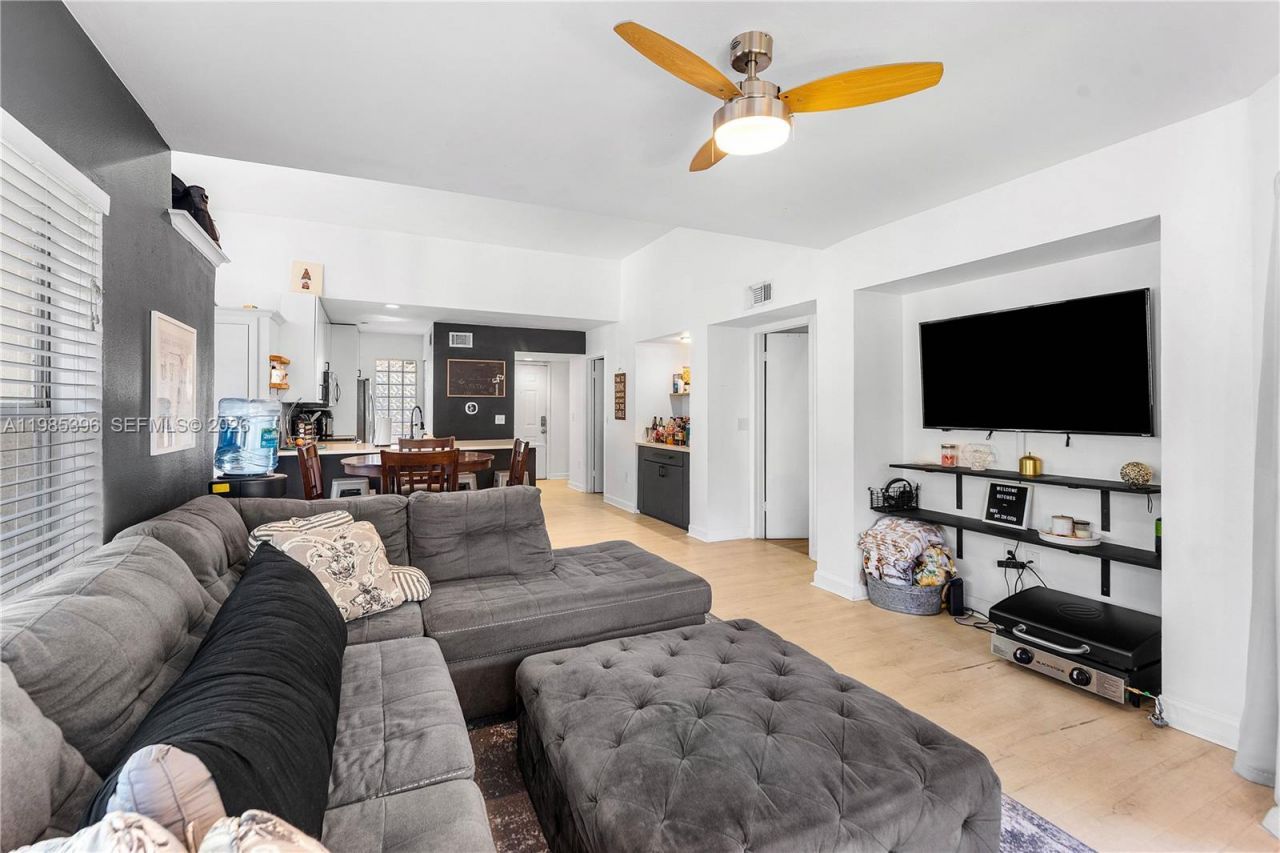 4759 Via Palm Lks , Unit 312, West Palm Beach, FL 33417 Photo