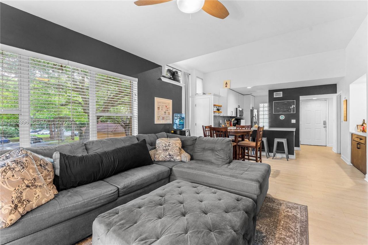 4759 Via Palm Lks , Unit 312, West Palm Beach, FL 33417 Photo