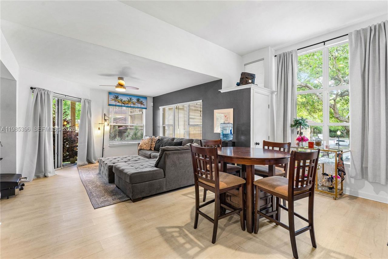 4759 Via Palm Lks , Unit 312, West Palm Beach, FL 33417 Photo