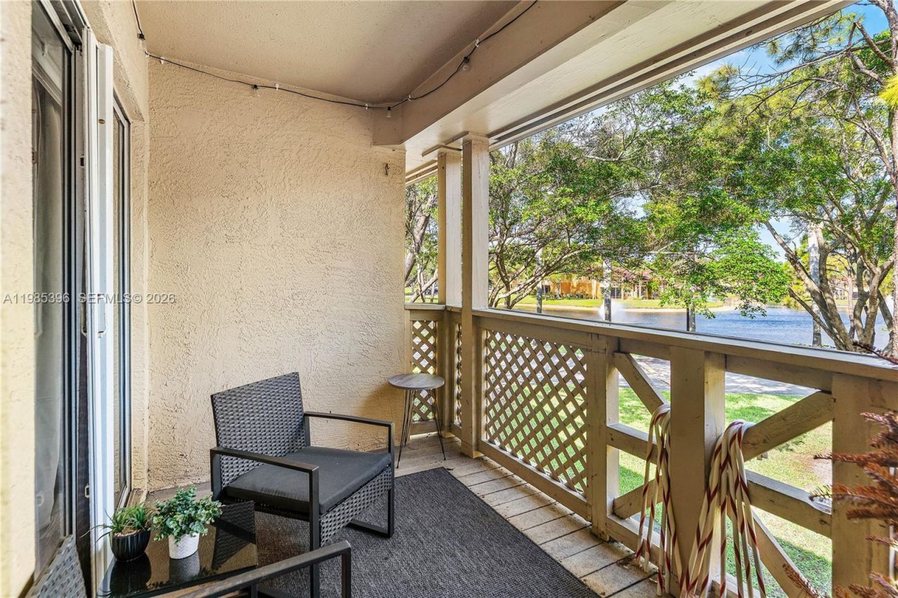 4759 Via Palm Lks , Unit 312, West Palm Beach, FL 33417 Photo