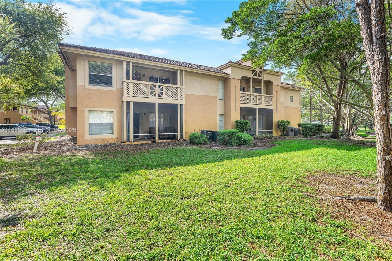 4759 Via Palm Lks , Unit 312, West Palm Beach, FL 33417 Photo