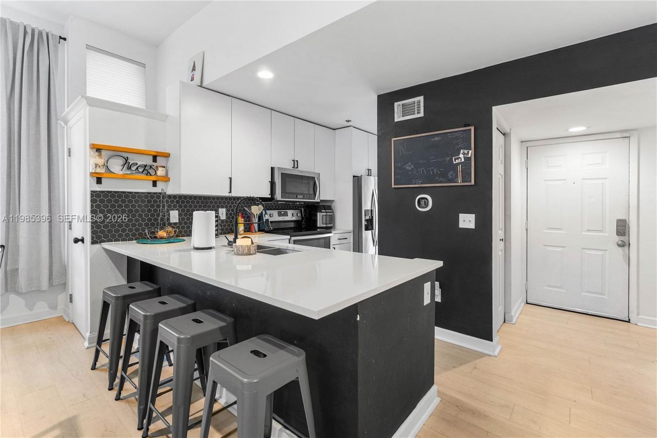 4759 Via Palm Lks , Unit 312, West Palm Beach, FL 33417 Photo