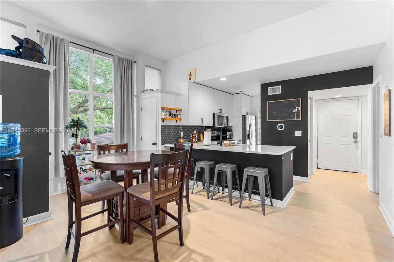 4759 Via Palm Lks , Unit 312, West Palm Beach, FL 33417 Photo