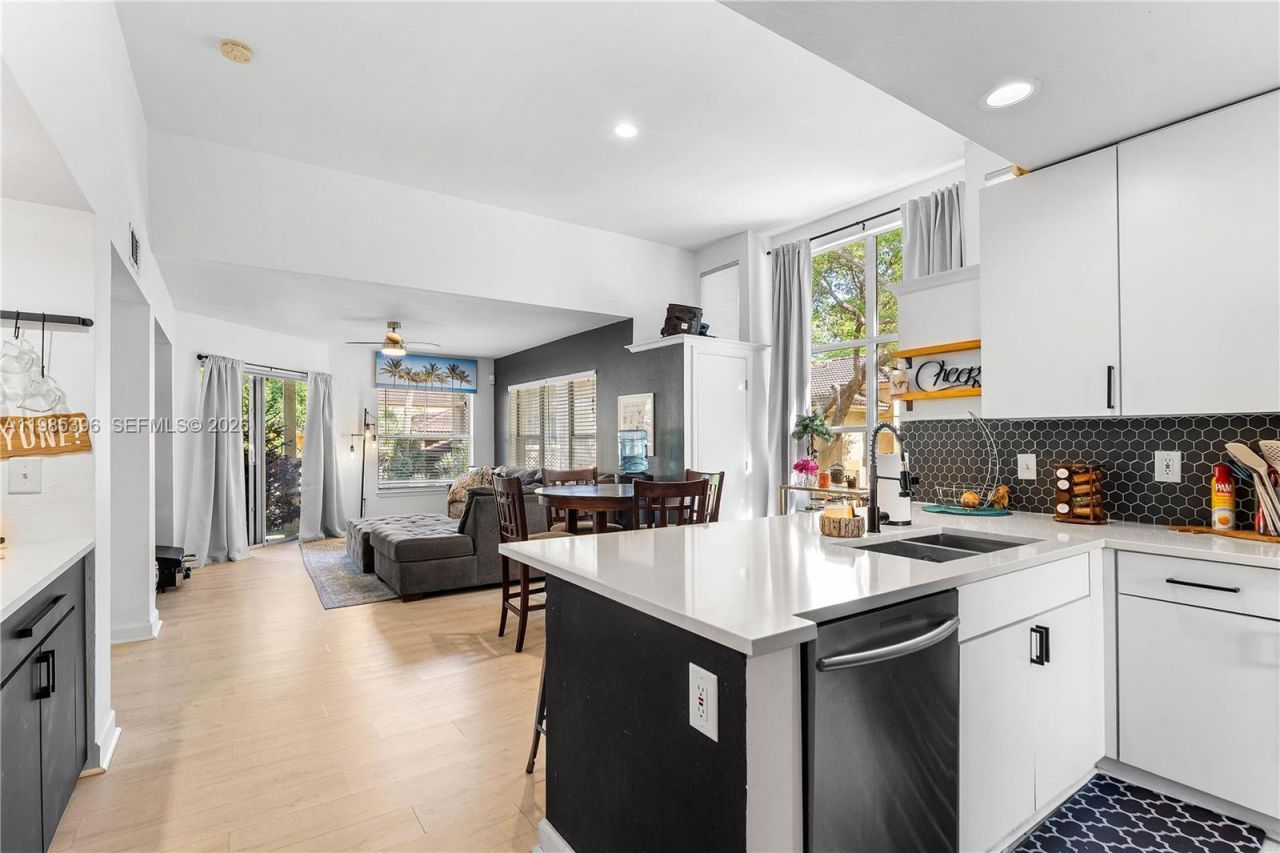 4759 Via Palm Lks , Unit 312, West Palm Beach, FL 33417 Photo