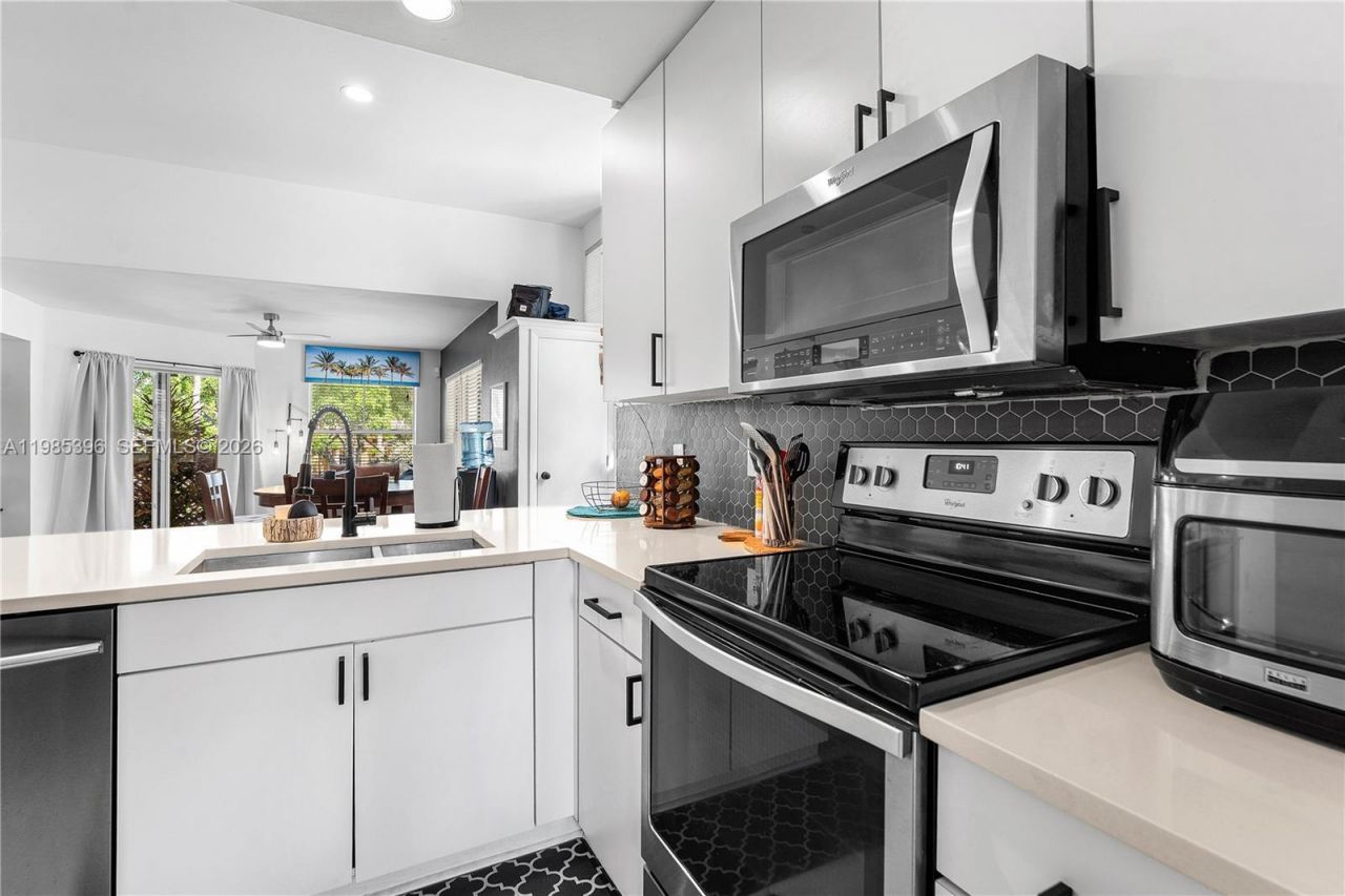 4759 Via Palm Lks, Unit 312, West Palm Beach, FL 33417 Photo