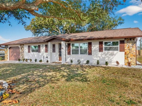 876 Linnaen TER NW, PORT CHARLOTTE, FL 33948