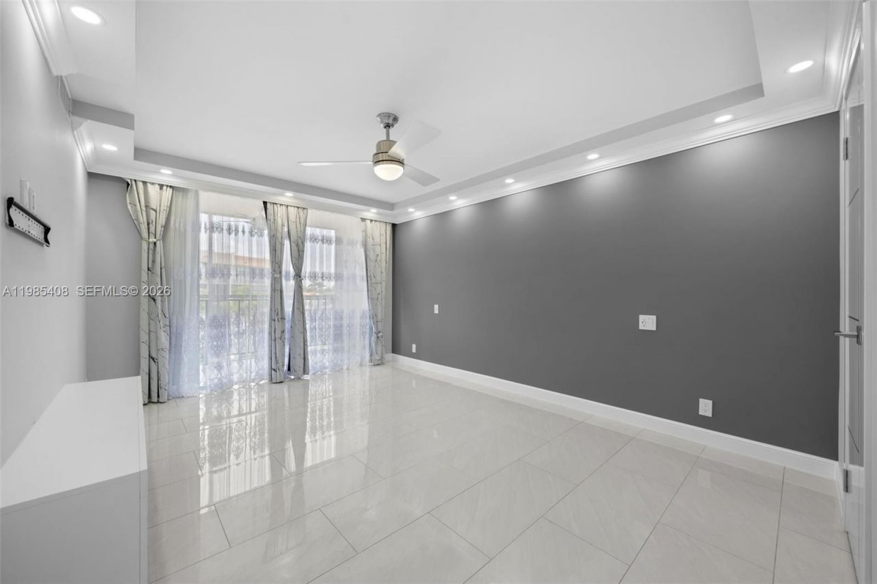 701 Three Islands Blvd , Unit 411, Hallandale Beach, FL 33009 Photo