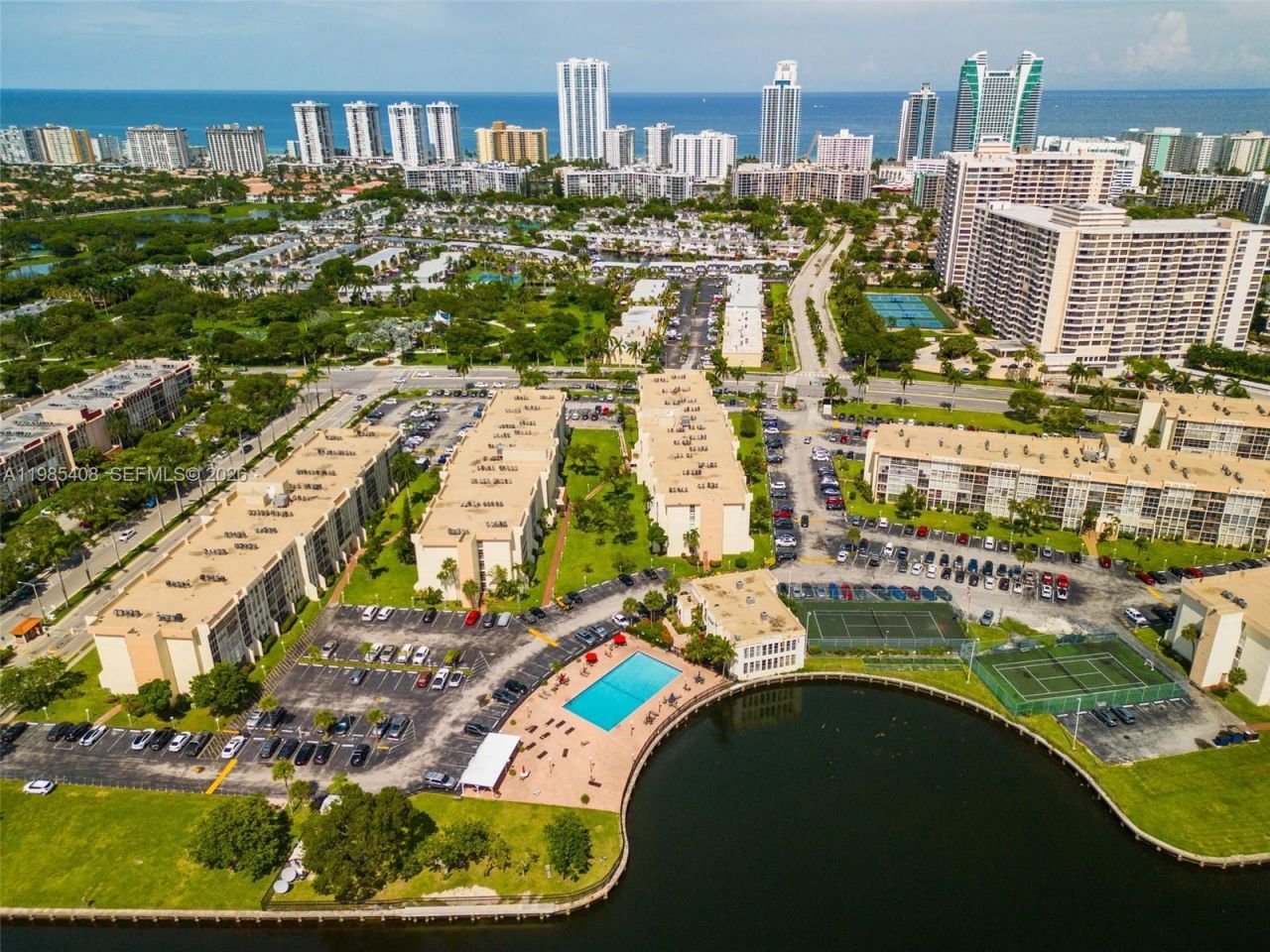 701 Three Islands Blvd , Unit 411, Hallandale Beach, FL 33009 Photo