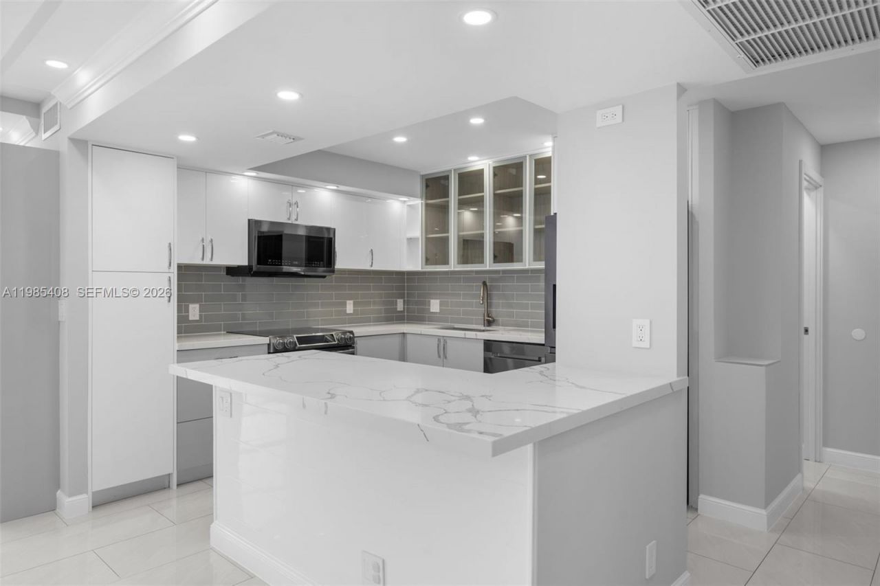 701 Three Islands Blvd , Unit 411, Hallandale Beach, FL 33009 Photo