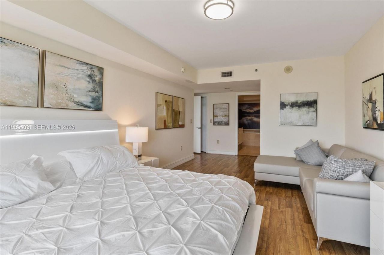 1830 S Ocean Dr, Unit 4706, Hallandale Beach, FL 33009 Photo