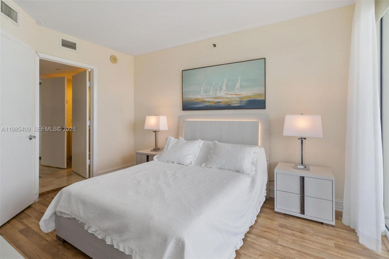 1830 S Ocean Dr, Unit 4706, Hallandale Beach, FL 33009 Photo