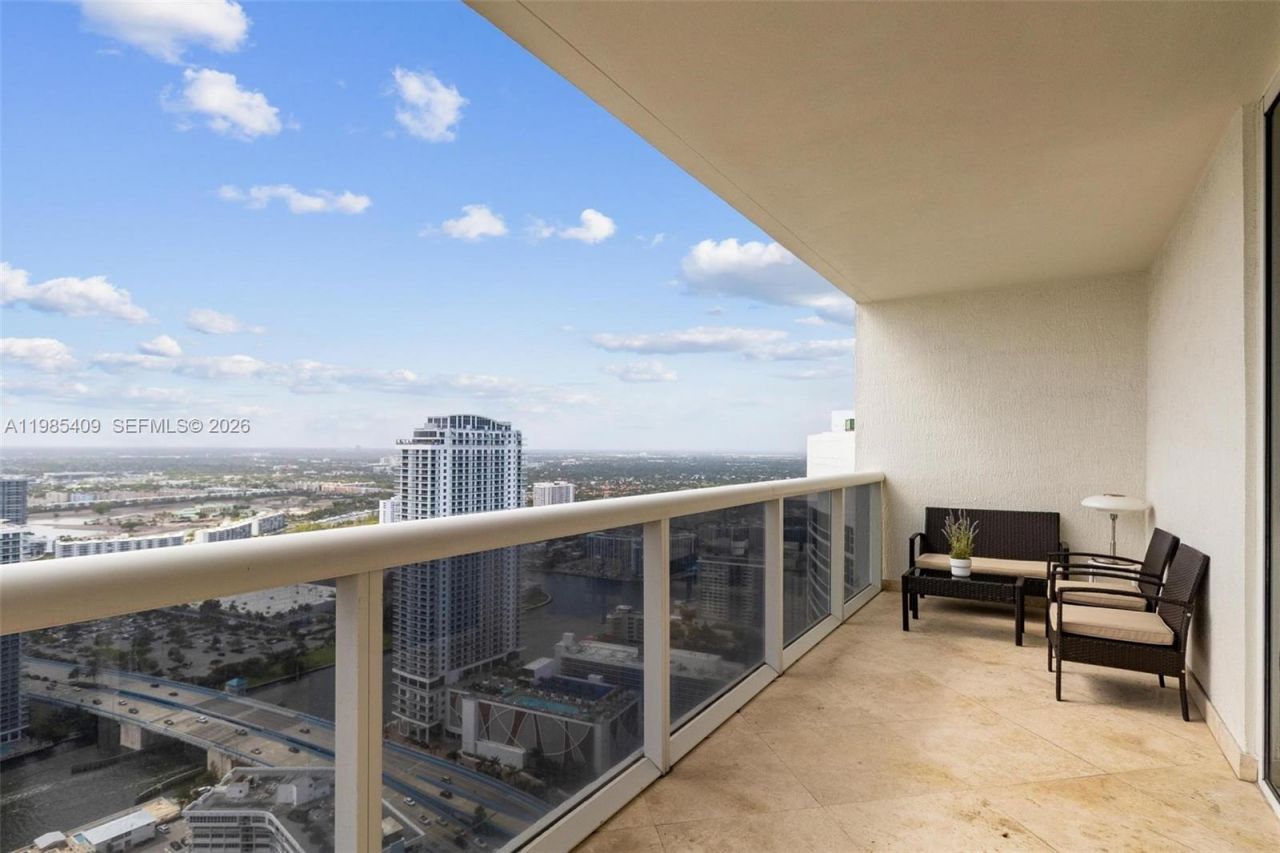 1830 S Ocean Dr, Unit 4706, Hallandale Beach, FL 33009 Photo
