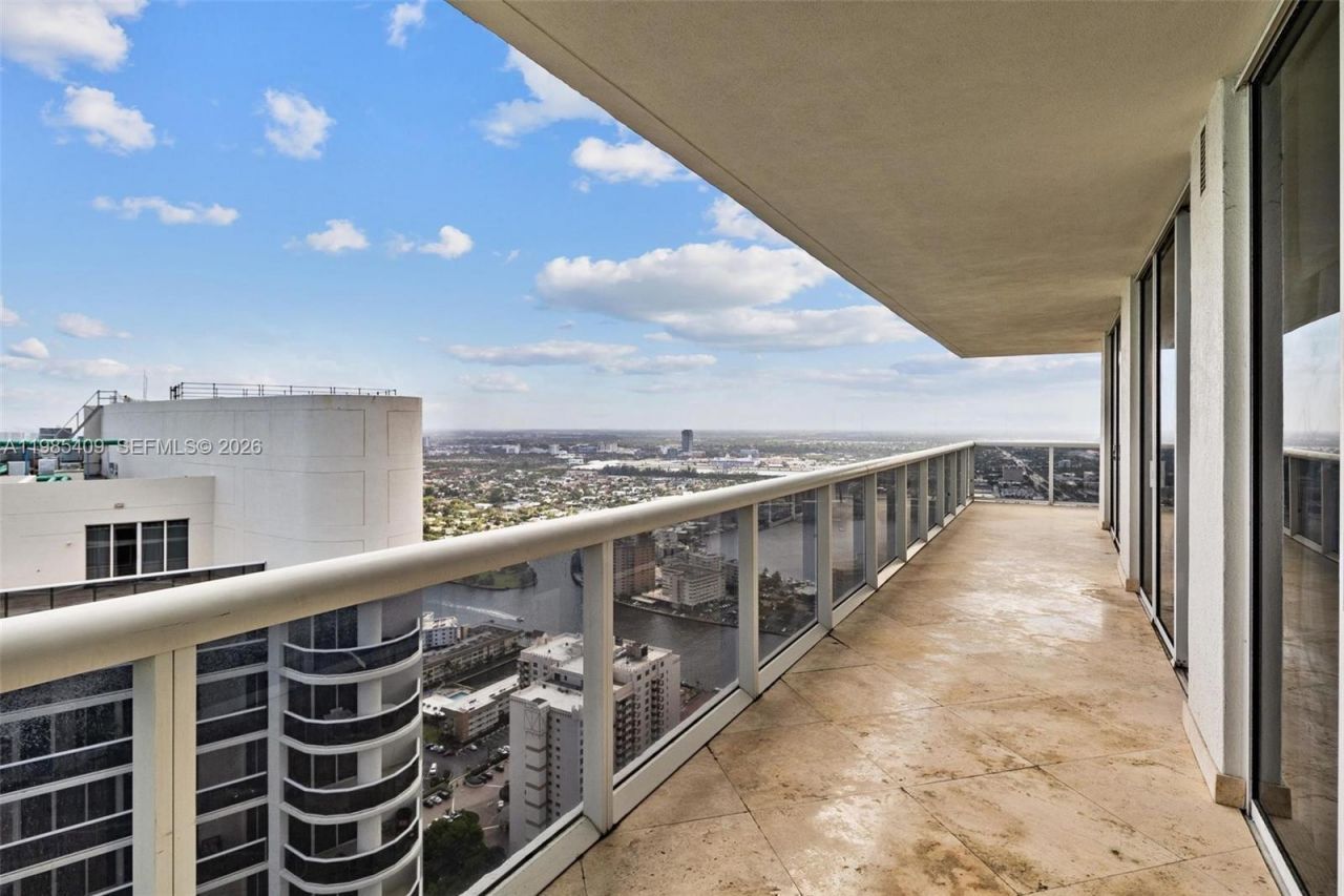 1830 S Ocean Dr, Unit 4706, Hallandale Beach, FL 33009 Photo