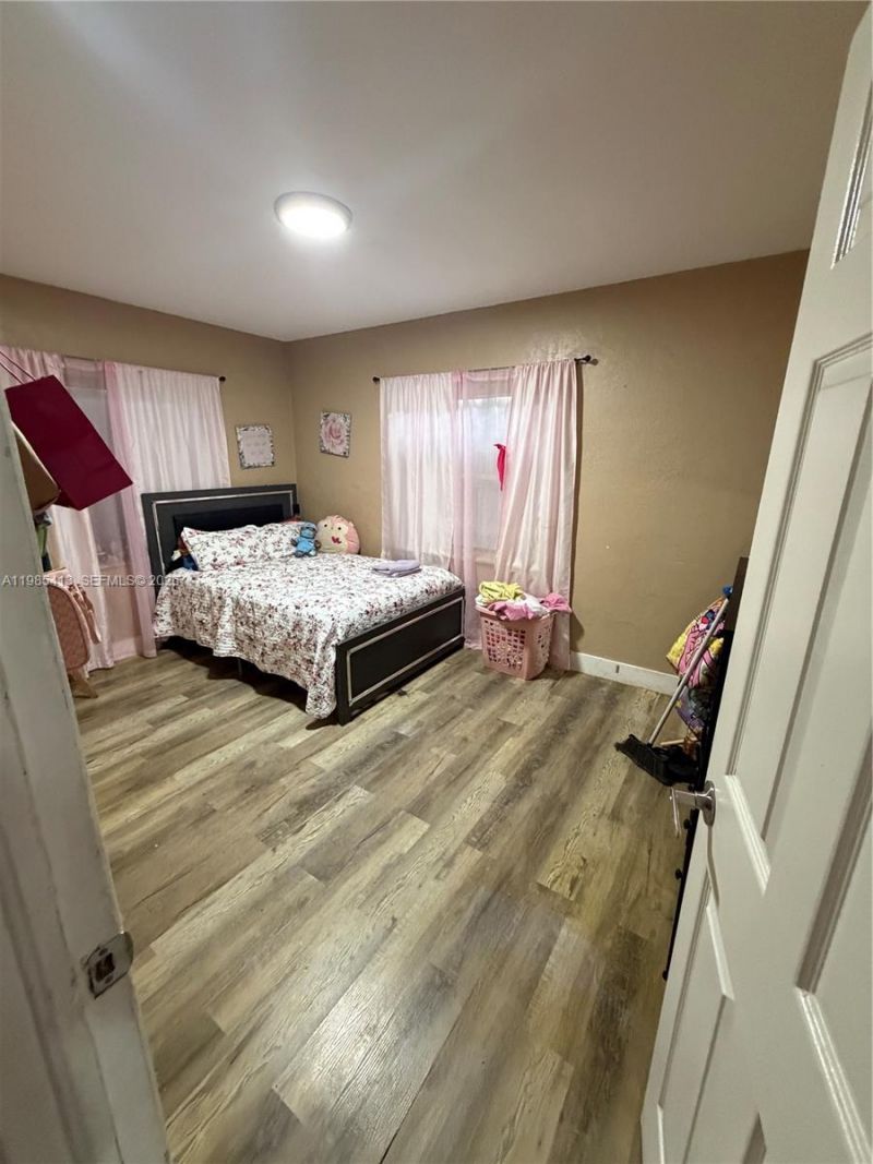 2101 NW 93rd Ter, Miami, FL 33147 Photo