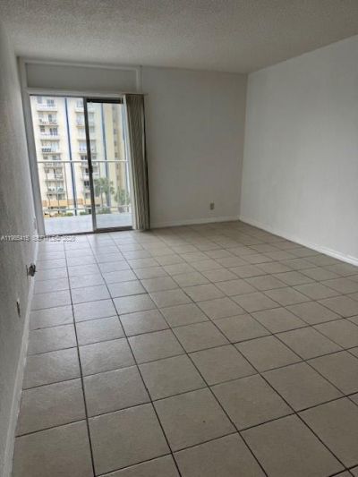4550 NW 9th St , Unit 617E, Miami, FL 33126 Photo