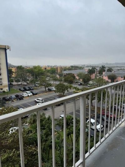 4550 NW 9th St , Unit 617E, Miami, FL 33126 Photo