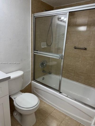 4550 NW 9th St , Unit 617E, Miami, FL 33126 Photo