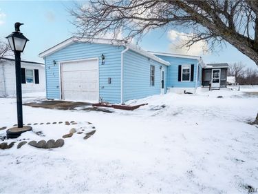 21 Golden Pond , Akron, NY 14001