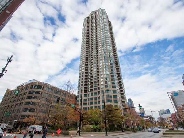 400 N LaSalle Street , Unit 2108, Chicago, IL 60654