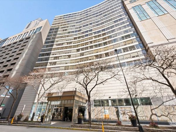 110 E Delaware Place , Unit 404, Chicago, IL 60611