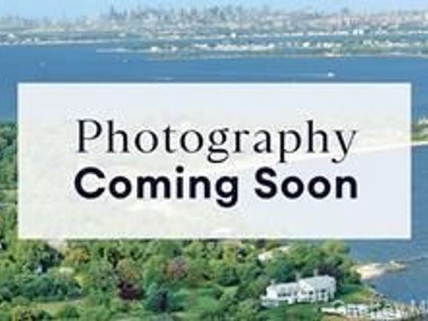 255 Delaware Avenue , Island Park, NY 11558