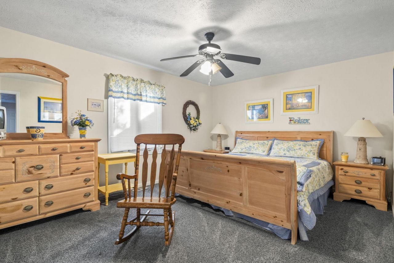 2707 Hillside Dr. S Photo 15