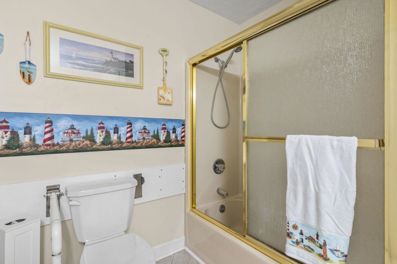 2707 Hillside Dr. S Photo 18