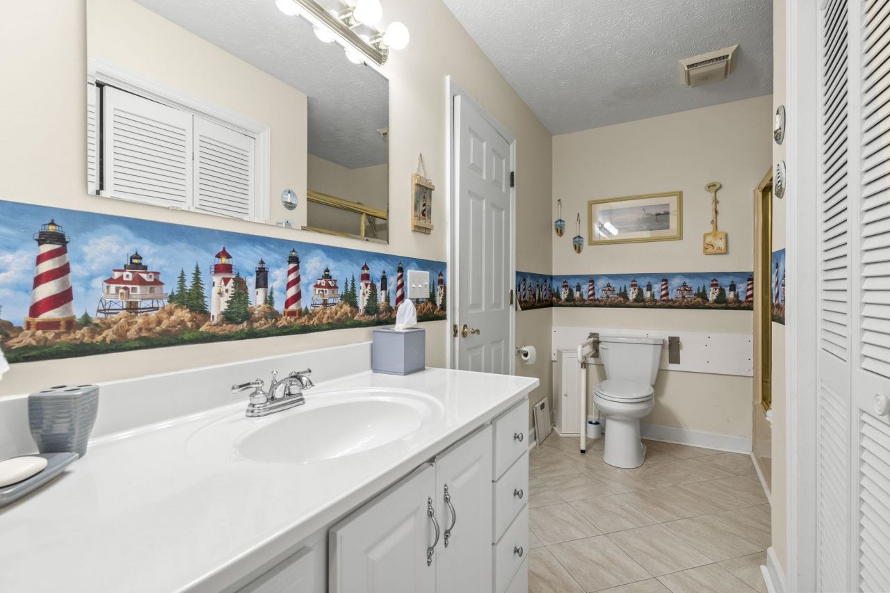 2707 Hillside Dr. S Photo 19