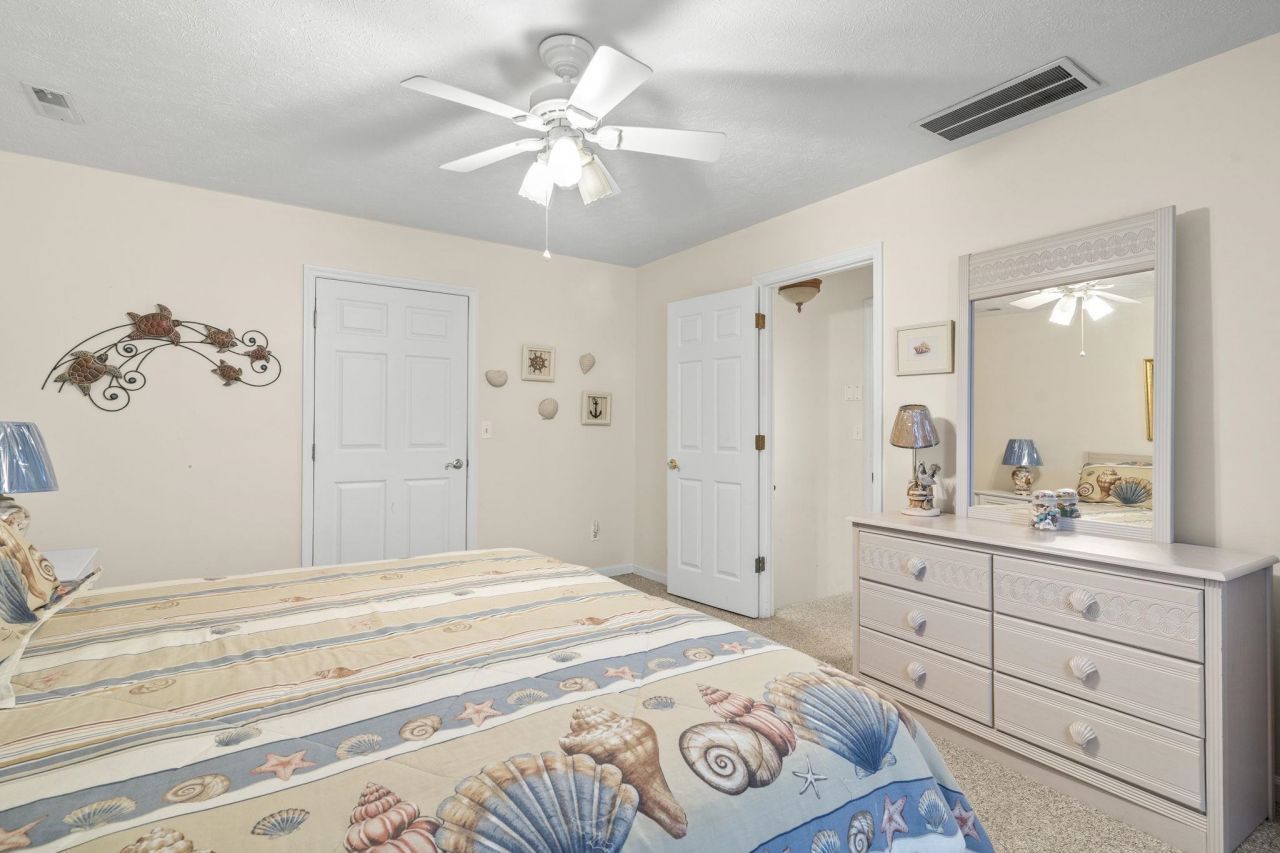 2707 Hillside Dr. S Photo 23