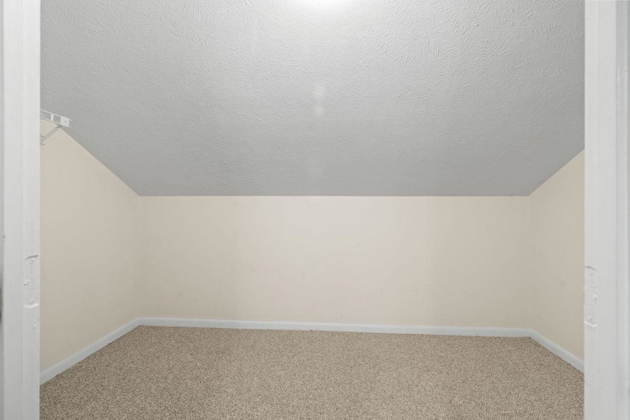 2707 Hillside Dr. S Photo 24