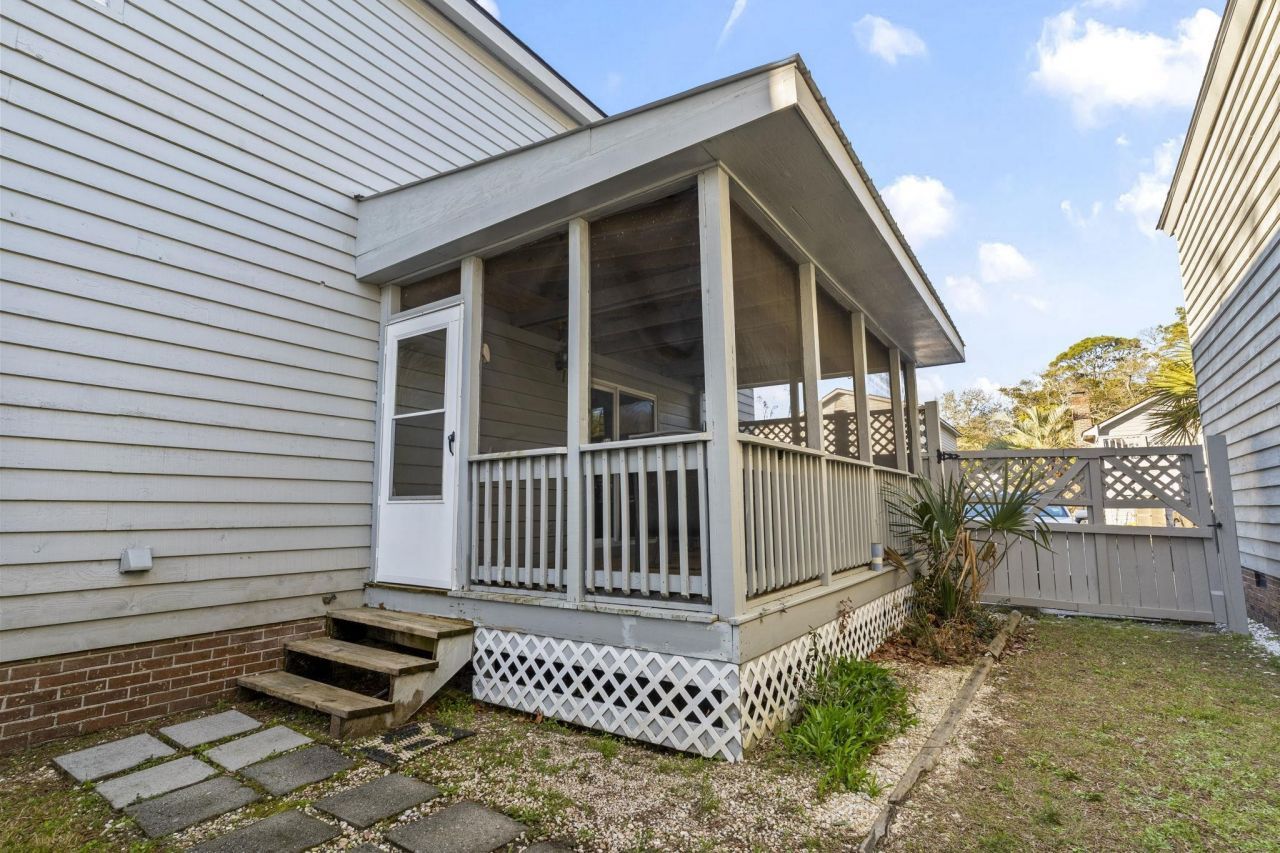 2707 Hillside Dr. S Photo 31