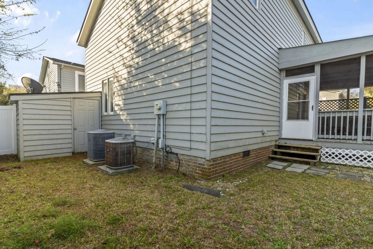 2707 Hillside Dr. S Photo 33