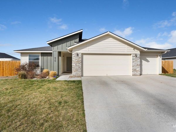 910 SW Miner St, Mountain Home, ID 83647