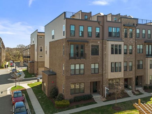 14420 BECKETT GLEN CIRCLE, Unit 902, CHANTILLY, VA 20151