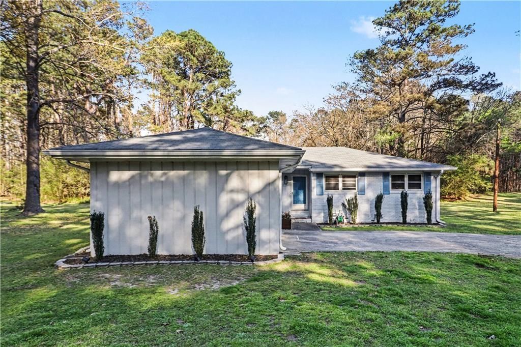 390 Dot Drive, Atlanta, GA 30349 Main Photo