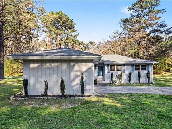 390 Dot Drive, Atlanta, GA 30349