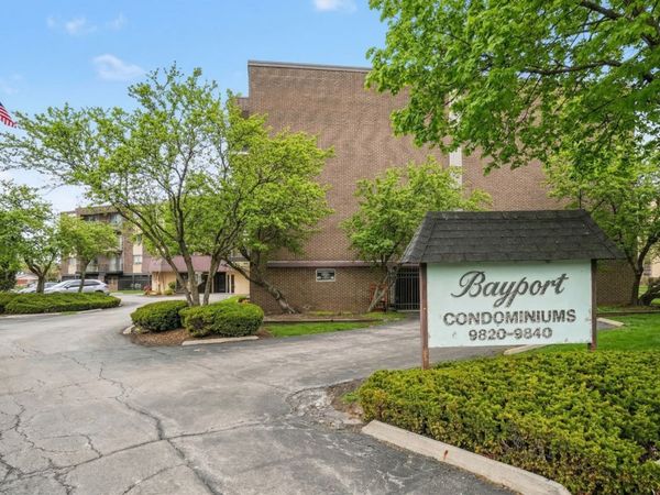 9820 S Pulaski Road , Unit 307, Oak Lawn, IL 60453